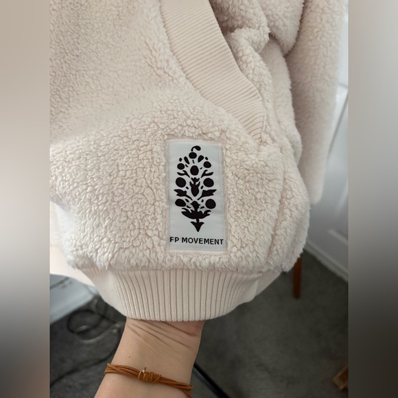 NWT FREE PEOPLE MOVEMENT Scout It Out Fleece Pullover | Birch Tree MSRP $148 - Picture 8 of 10